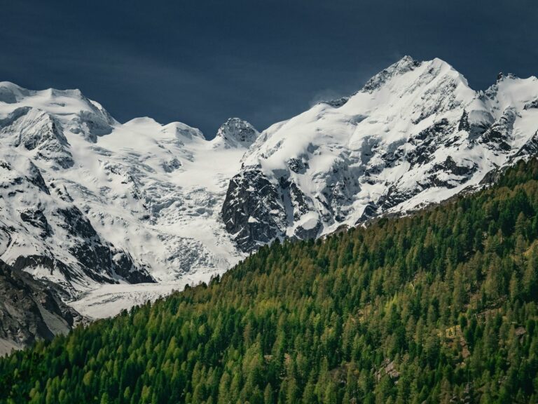 
Picos Nevados y Golden Pass Line
