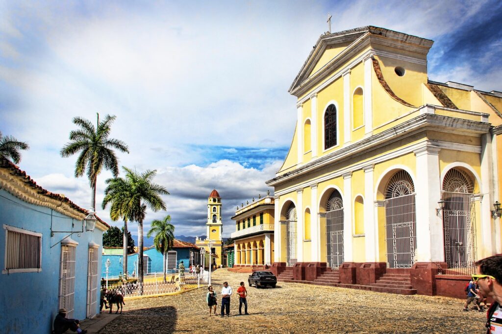 Cuba: De Occidente a Centro
